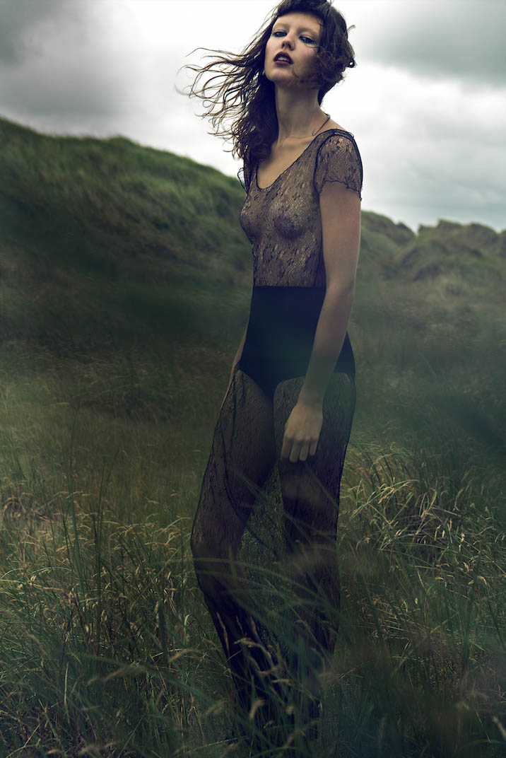 Fabienne's 'out of place' Editorial - ID13873_01.jpg?v=1566310417