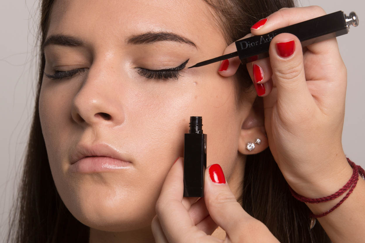 Schneller Make Up Wechsel – day to night - ID13896_02.jpg?v=1566310417