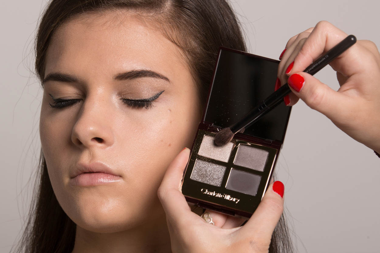 Schneller Make Up Wechsel – day to night - ID13896_03.jpg?v=1566310417