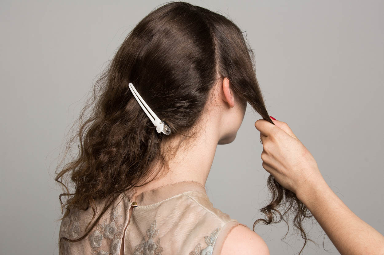 einfache Hochsteckfrisur mit Haarschmuck - ID14017_01.jpg?v=1566310421