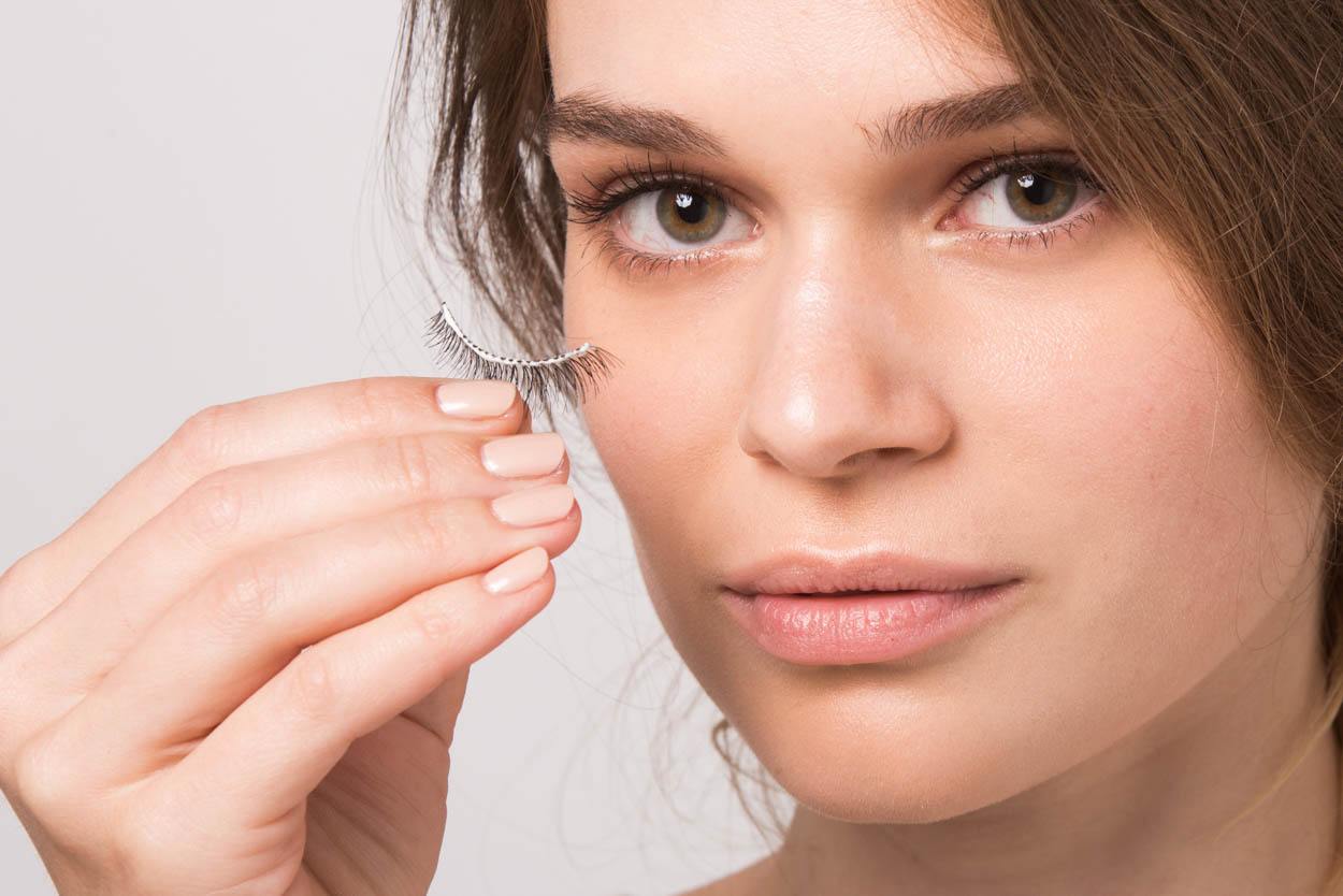 Wimpern kleben von unten - ID14163_01.jpg?v=1566310426