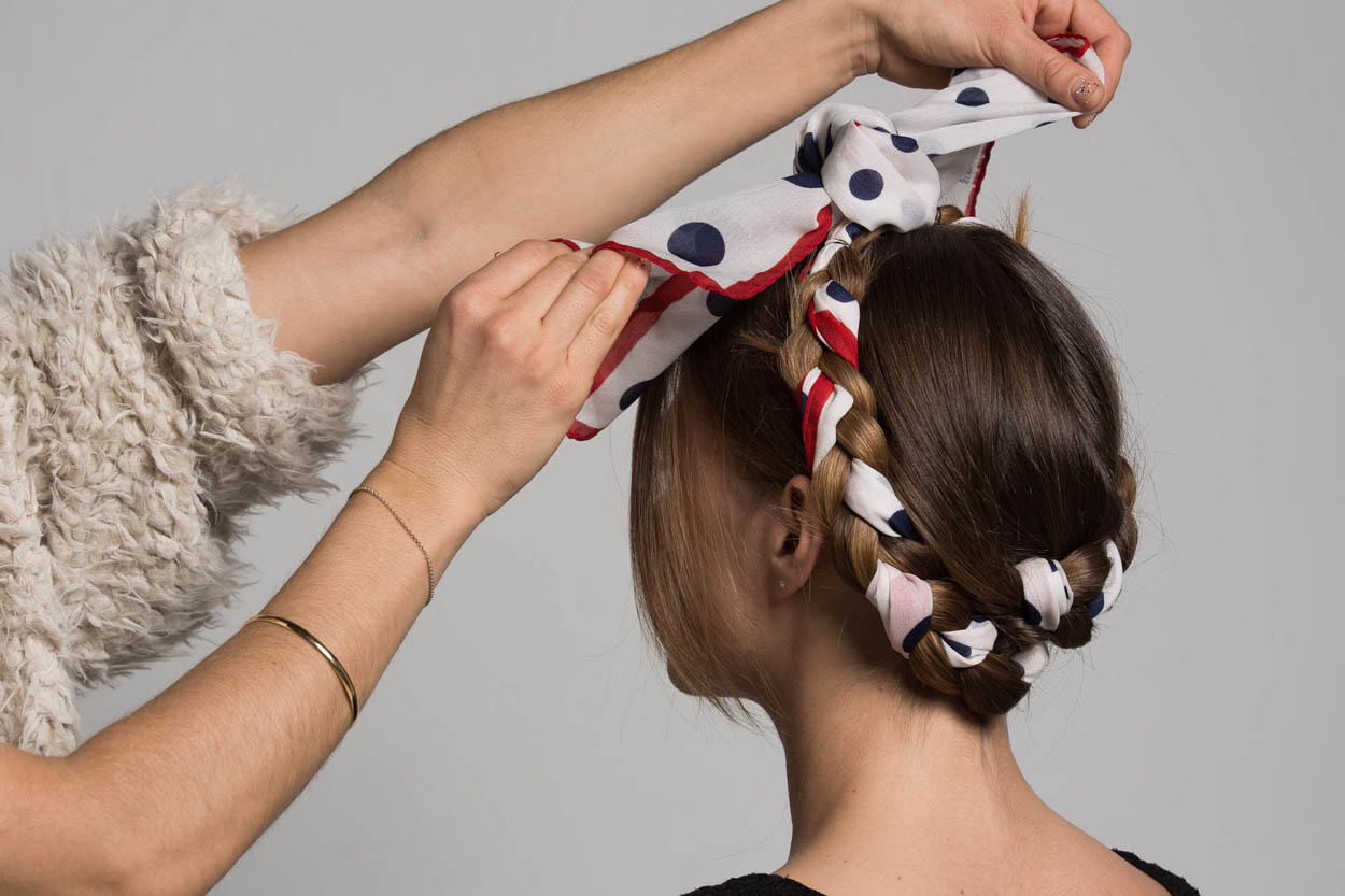 Zopffrisur mit einem Tuch - ID14191_07.jpg?v=1566310427