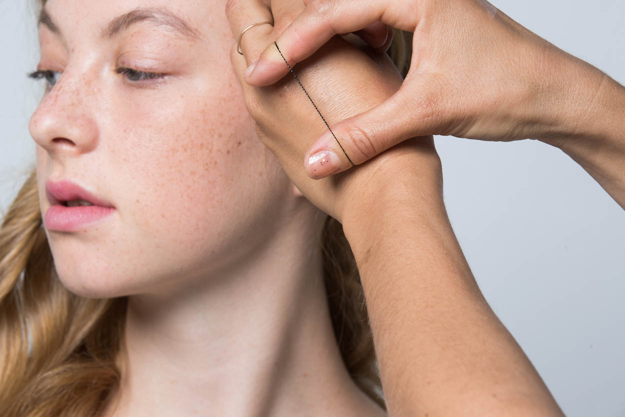 90er Jahre Frisur – Die heiß geliebten Mini Dutts! - ID14283_04.jpg?v=1566310429