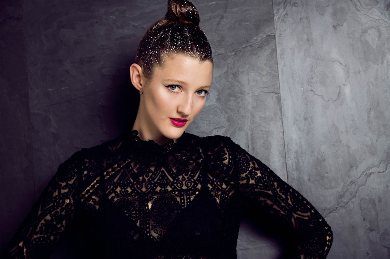 Die einfachste Weihnachts oder Silvester Frisur! - ID14347_00.jpg?v=1566310430