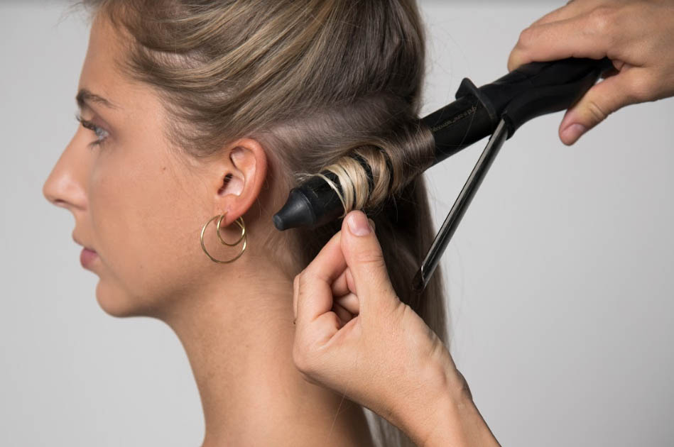 Eine einfache Hochsteckfrisur für jede Frau - ID14360_02.jpg?v=1566310431