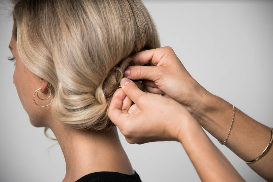 Eine einfache Hochsteckfrisur für jede Frau - ID14360_07.jpg?v=1566310431