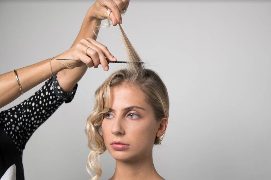 Eine einfache Hochsteckfrisur für jede Frau - ID14360_08.jpg?v=1566310431