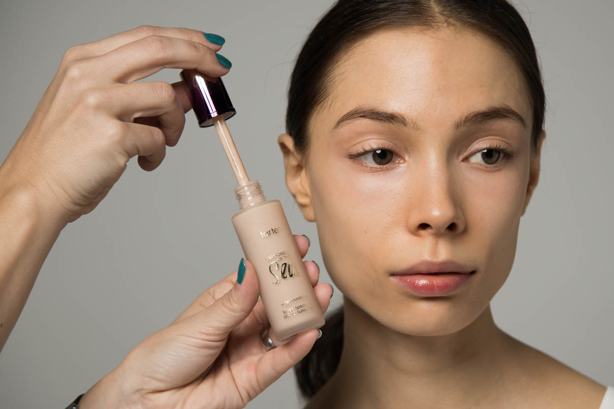 Frühlingstrend 2019: Der Glossy / Nude Look - ID14398_03.jpg?v=1566310432
