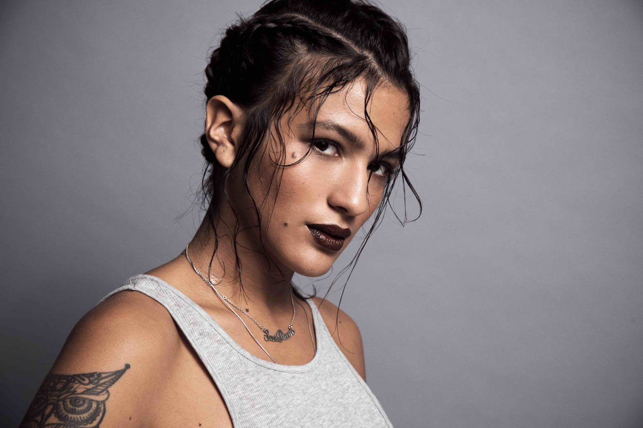 Ein Makeup inspiriert von schwarzer, dunkler, süsser Schokolade - ID14412_03.jpg?v=1566310433