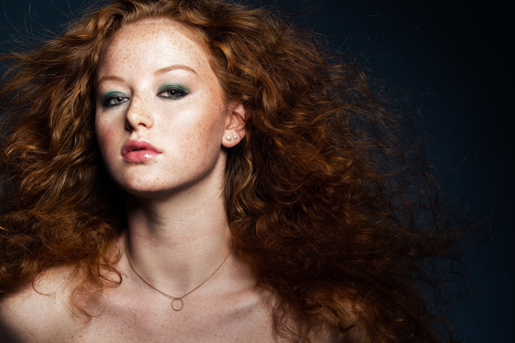 Grüner Smokey Eyelook - gr--ner-smokey-eyelook--ID14546-1.jpeg?v=1605518743