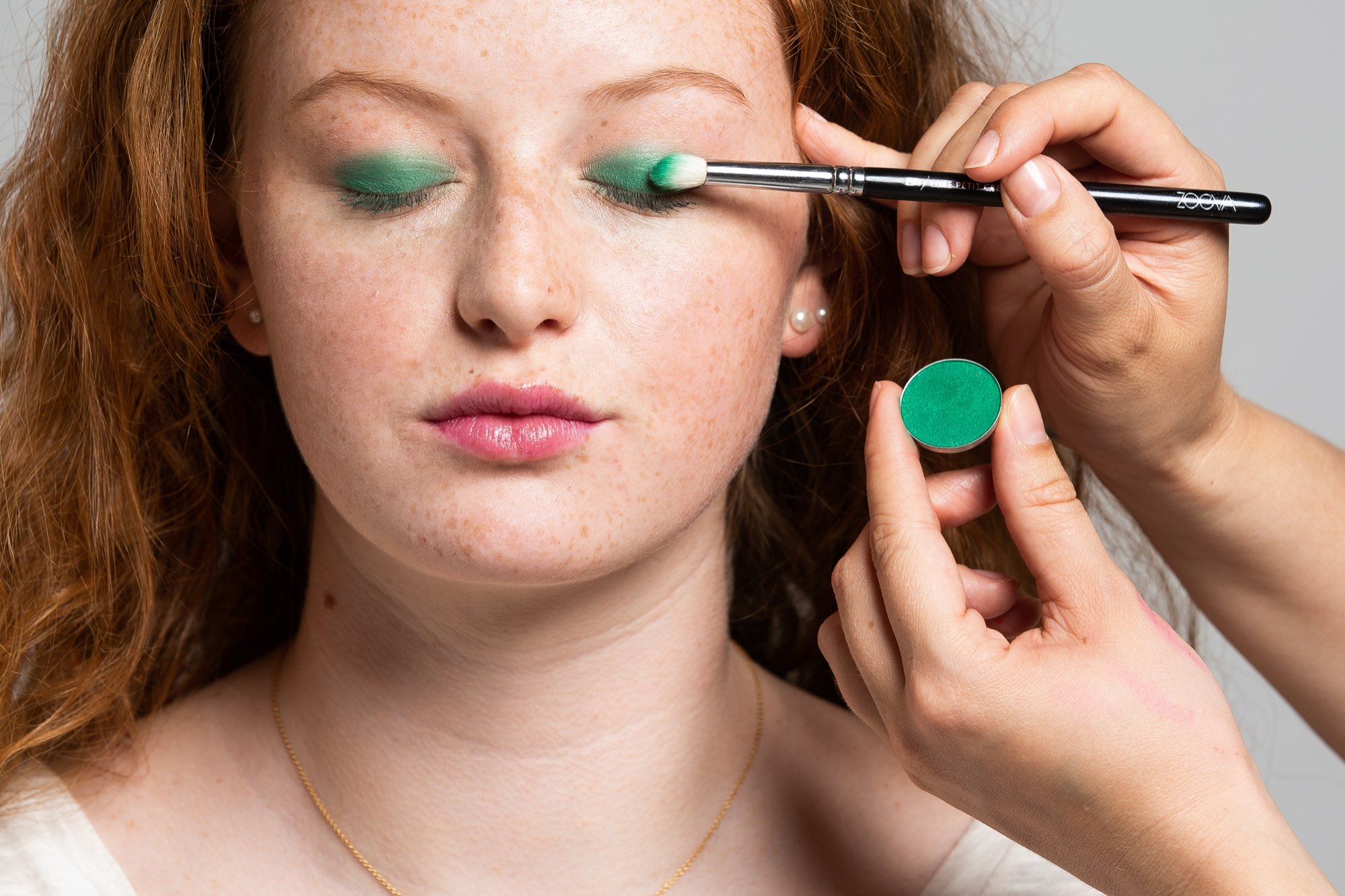 Grüner Smokey Eyelook - gr--ner-smokey-eyelook--ID14546-2.jpeg?v=1605518743