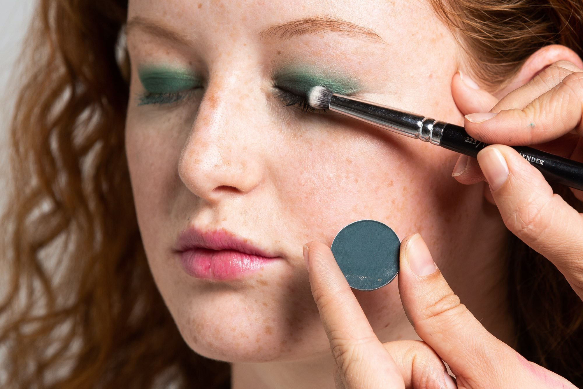 Grüner Smokey Eyelook - gr--ner-smokey-eyelook--ID14546-3.jpeg?v=1605518743