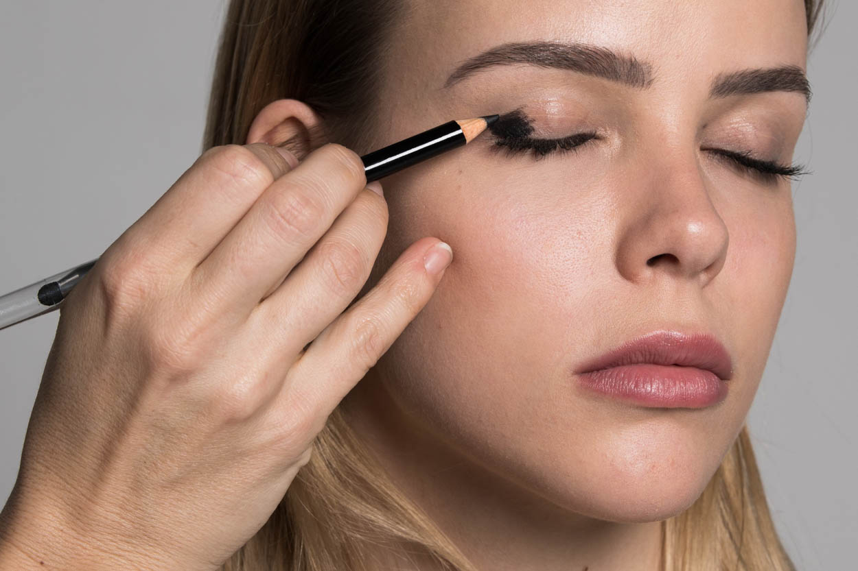 The Body Shop Smokey Eyes - the-body-shop-smokey-eyes--ID14433_00.jpg?v=1580917326