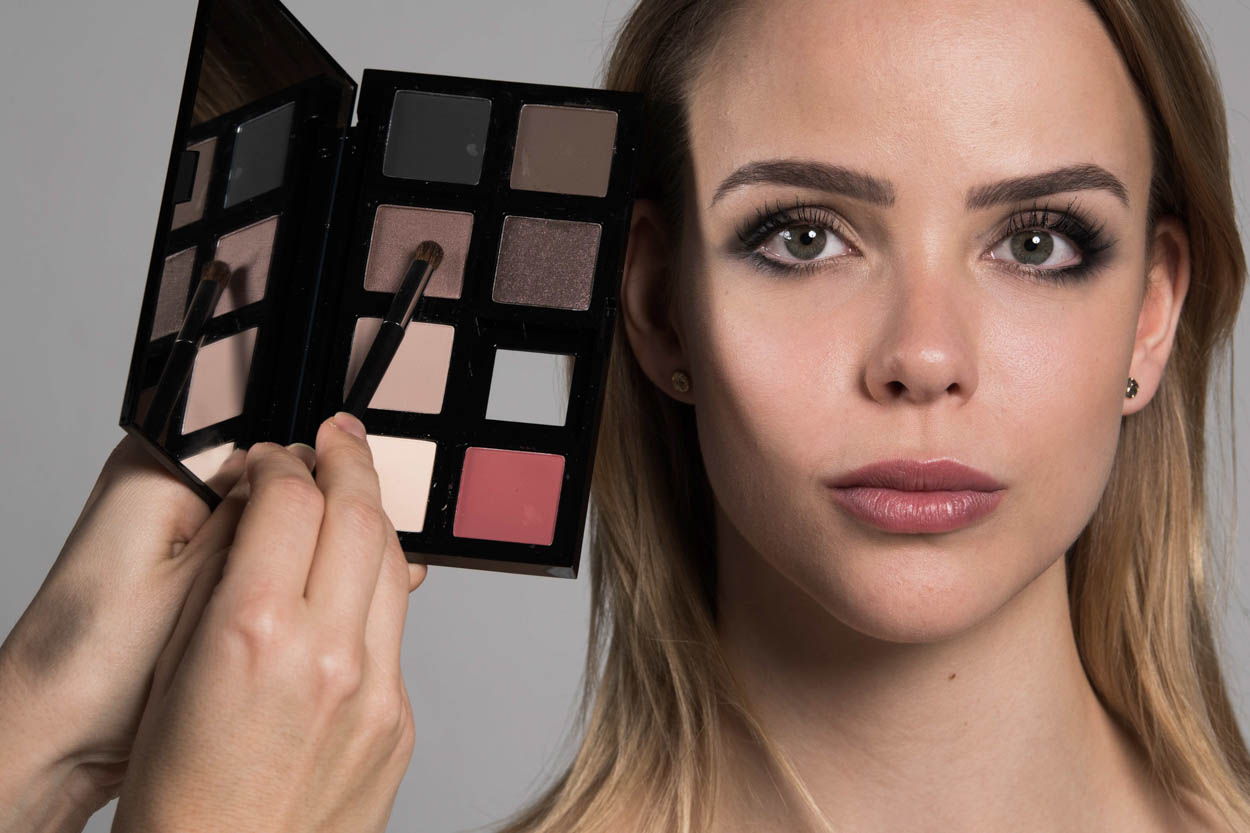 The Body Shop Smokey Eyes - the-body-shop-smokey-eyes--ID14433_03.jpg?v=1580917326