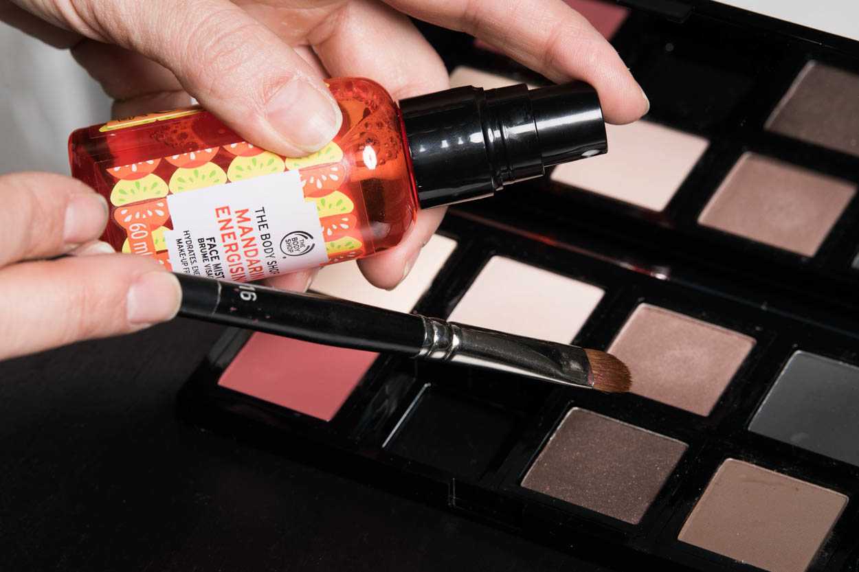 The Body Shop Smokey Eyes - the-body-shop-smokey-eyes--ID14433_04.jpg?v=1580917326