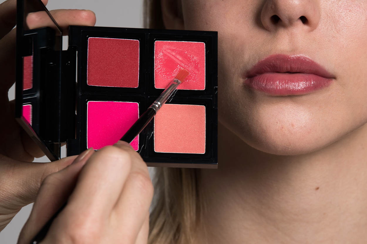 The Body Shop Smokey Eyes - the-body-shop-smokey-eyes--ID14433_07.jpg?v=1580917326